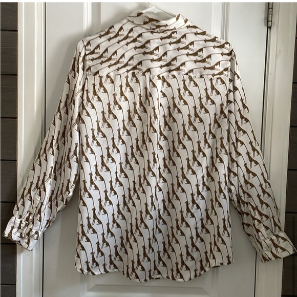 Chico’s “Whimsey” Cheetah Ivory with Animal Print Button Down Blouse M EUC - Picture 8 of 14